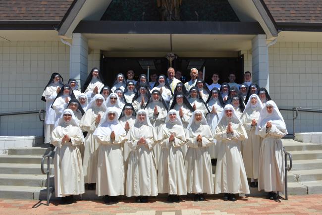 30 Community Photo with Celebrants and Servers